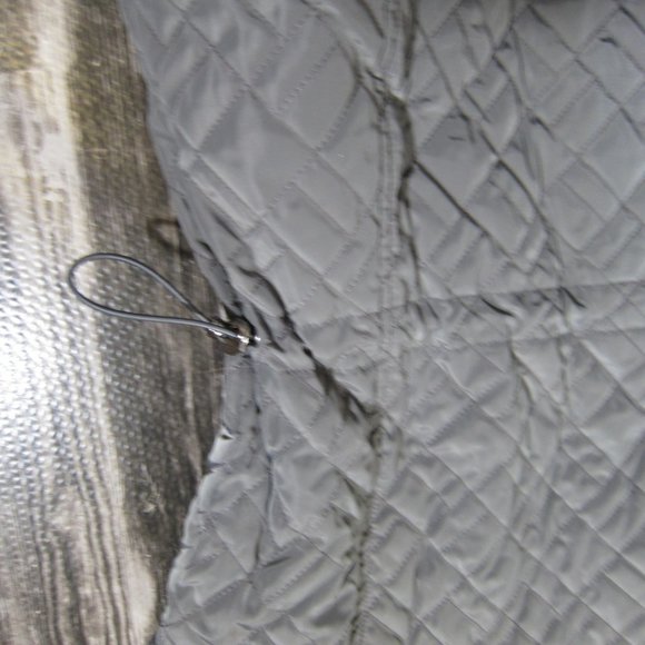 NWT Women's Reversible Quilt/Microboa Vest - Picture 8 of 8